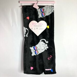 Betsey Johnson Black Cool Cat Ultra Soft Plush Throw 50”x60” NWT Rainbow Groovy